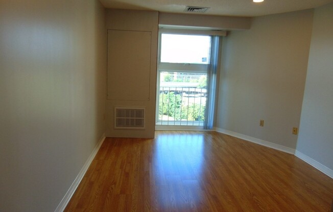 1 bed, 1 bath, 510 sqft, $1,900, Unit 821