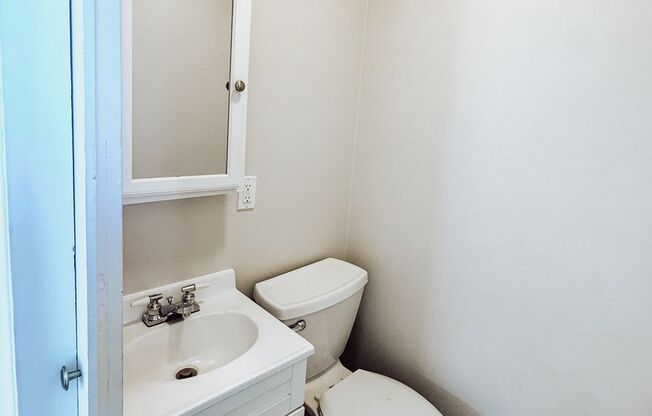 Newer Remodeled 2 Bed, 1.5 Bath – Private & Tucked Away Gem