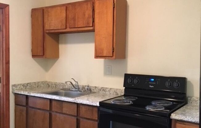 Studio, 1 bath, $850, Unit 326- Unit 7