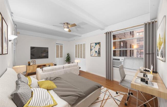 325 W 45 ST