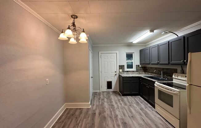 2 bedroom 1 bath duplex available for rent in Milton!