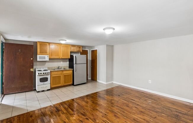 1 bed, 1 bath, 550 sqft, $1,090, Unit A5