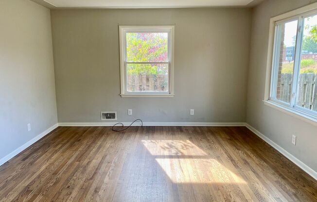 Cute Cape Cod in Forest Hills