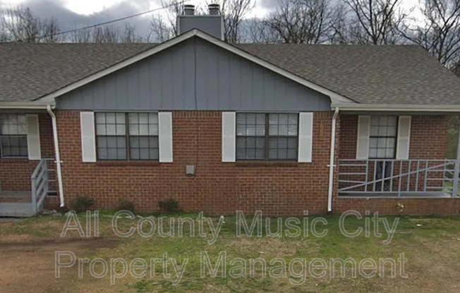 3116 CREEKWOOD DR
