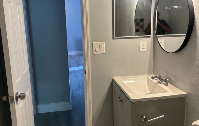 2 beds, 2 baths, $1,595, Unit Main