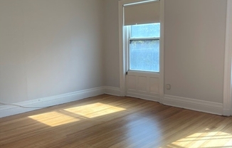 Studio, 1 bath, 400 sqft, $2,200, Unit 4