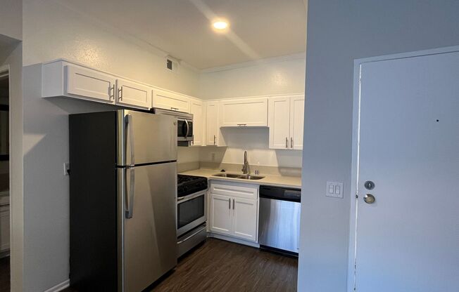 Studio, 1 bath, 500 sqft, $1,598, Unit 111