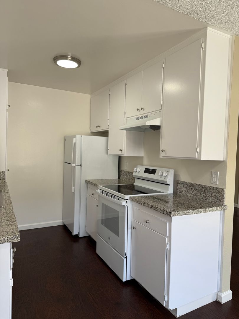 Castle Park Garden Apartments