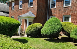 990 MAIN ST