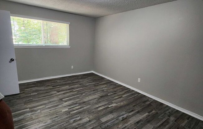 3 beds, 2 baths, 1,000 sqft, $1,200, Unit 111