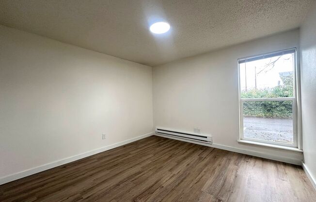 1 bed, 1 bath, 560 sqft, $1,127, Unit 6