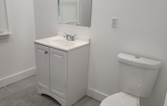 $1,700 - Spacious 3 Bedroom 2.5 bath in North End