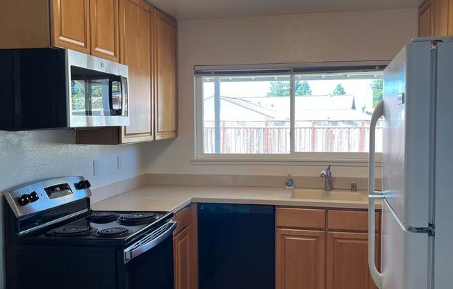 3 beds, 2 baths, $3,285