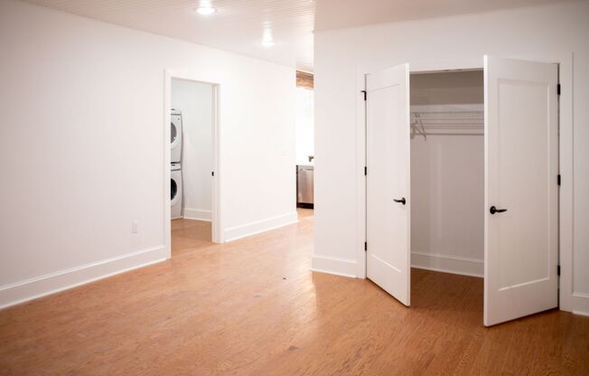 212 W 9th 8049 Master Tenant