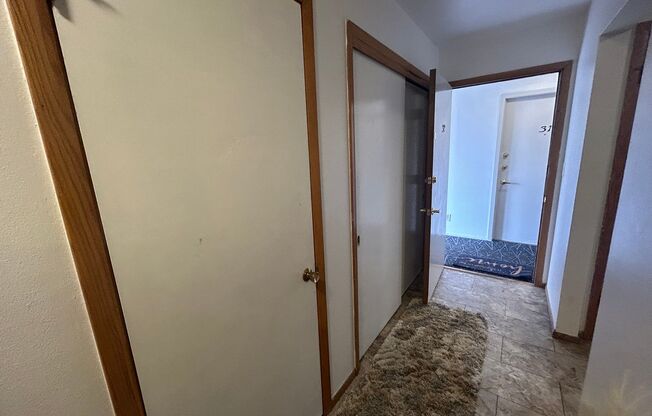 1 bed, 1 bath, $1,015, Unit 32