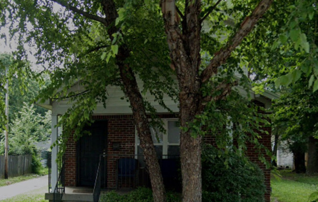 3 beds, 2 baths, $1,100