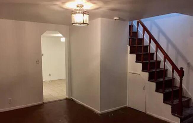 638 E 87 ST