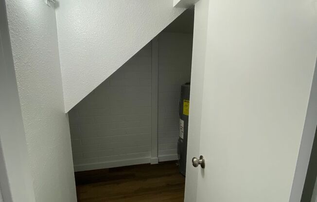 2 beds, 1.5 baths, 980 sqft, $1,200, Unit 6838-5