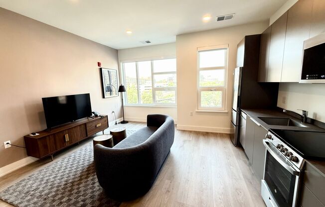 1 bed, 1 bath, 569 sqft, $2,099, Unit 407