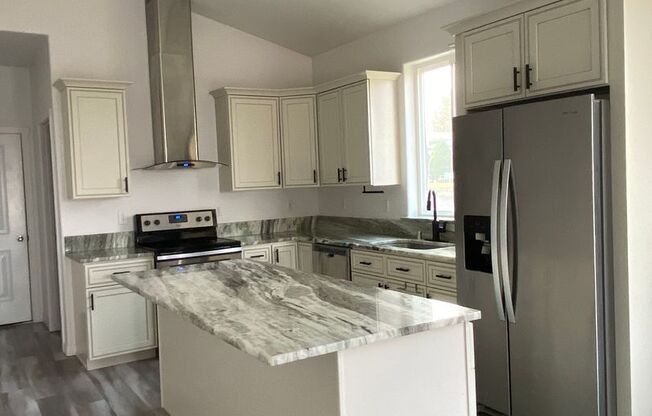 Nearly new 2 bedroom with garage