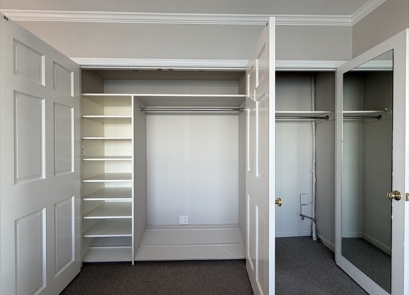 1 bed, 1.5 baths, 1,380 sqft, $6,695, Unit 17B