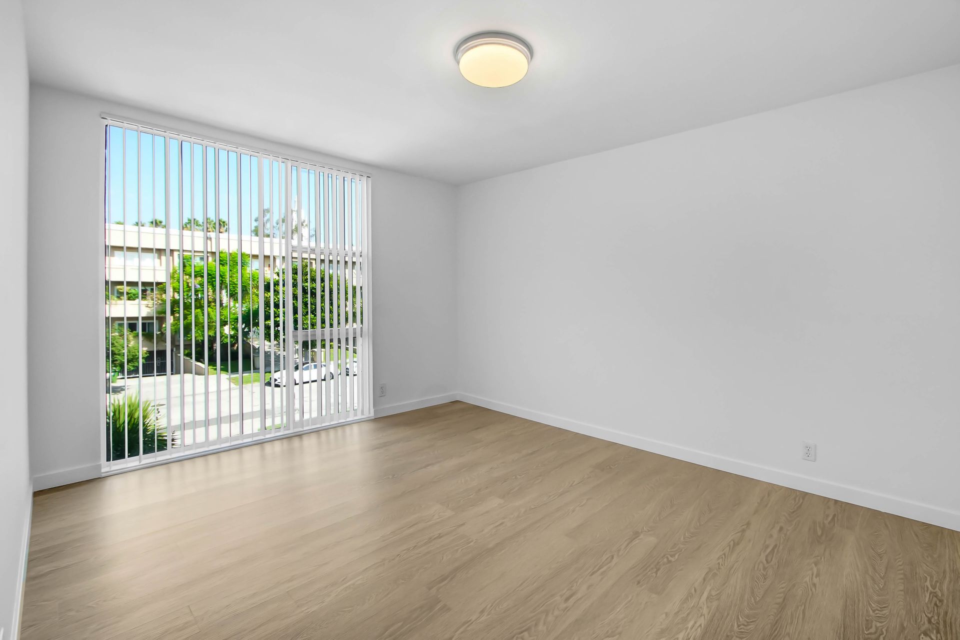 744 S.Windsor Blvd. - just south of Wilshire Blvd.