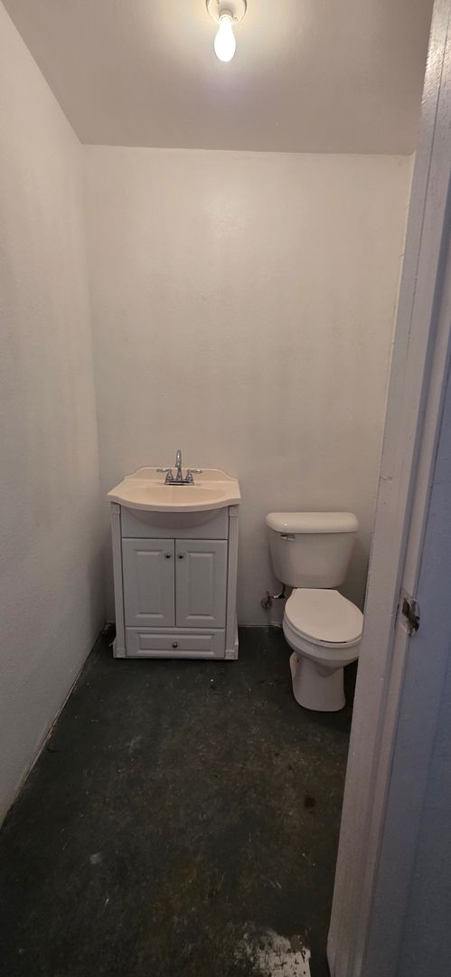 1 bed, 1 bath, 440 sqft, $2,200, Unit Apt A