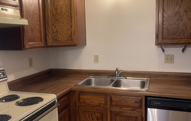 1 bed, 1 bath, 690 sqft, $1,250, Unit 5