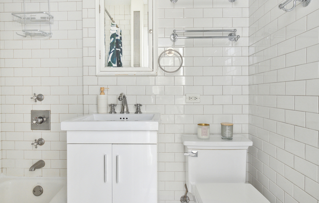 332 W 101 ST