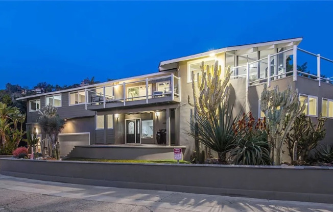 2 Camel Point Drive