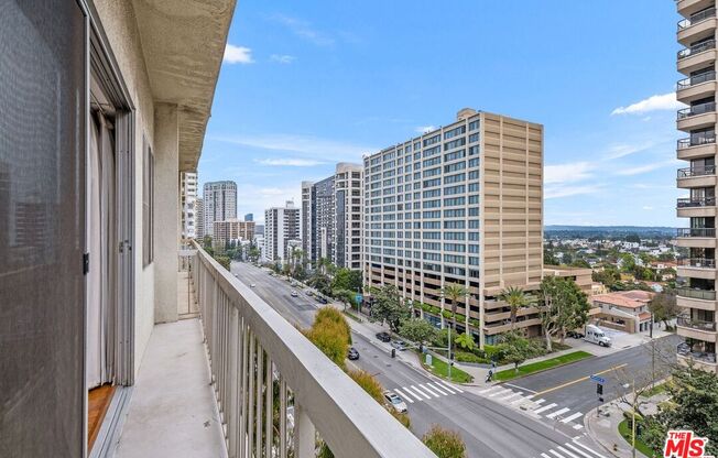 2 beds, 2 baths, 1,019 sqft, $3,900, Unit 1002
