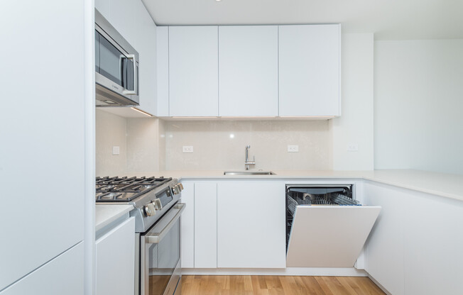 1 bed, 1 bath, 632 sqft, $3,125, Unit 12K