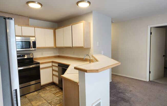 3 bedroom 2 bath First Floor Condo in Lake Stevens $2395.00