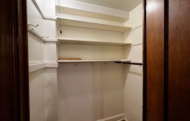 Studio, 1 bath, 400 sqft, $825, Unit 309