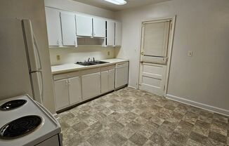 3 beds, 1 bath, $1,095