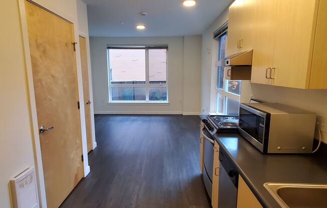 Studio, 1 bath, 345 sqft, $1,650, Unit 108