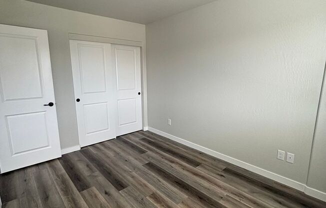 6920-1t - 4734-4736 Gebhard