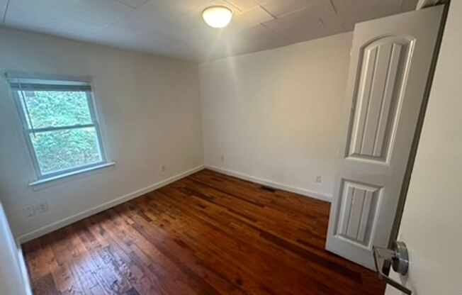 2 beds, 1 bath, $1,150