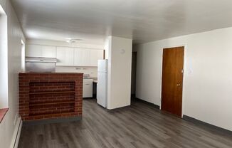 2 beds, 1 bath, 794 sqft, $900, Unit Apt 2B