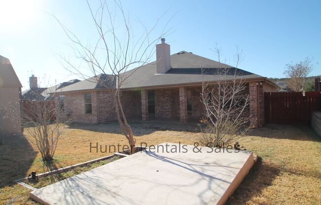 4 beds, 2 baths, $1,950