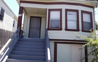 3 beds, 2 baths, $3,300