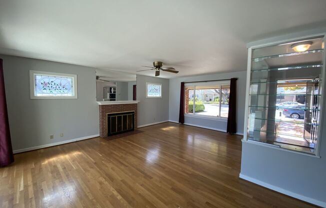 SANTA CLARA - Charismatic home with hardwood floors, great location.