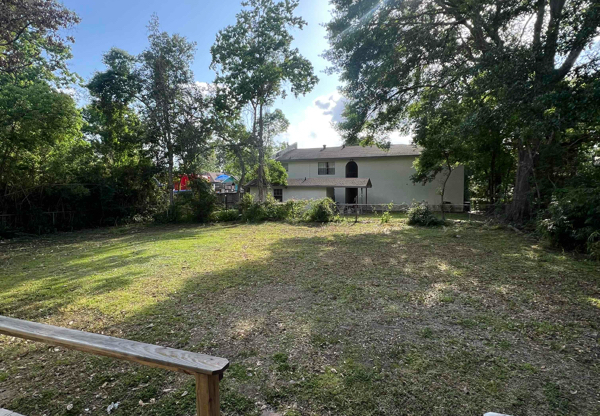 352 E DR