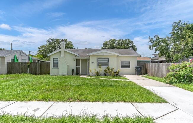 3 BEDROOM, 2 BATH HOME - ST. PETERSBURG, FLORIDA