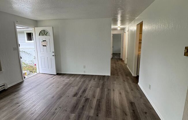 2 beds, 1 bath, 1,606 sqft, $1,695