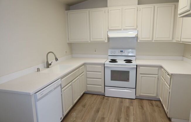 3 Bedrooms, 2 Baths Half-plex in Greenhaven