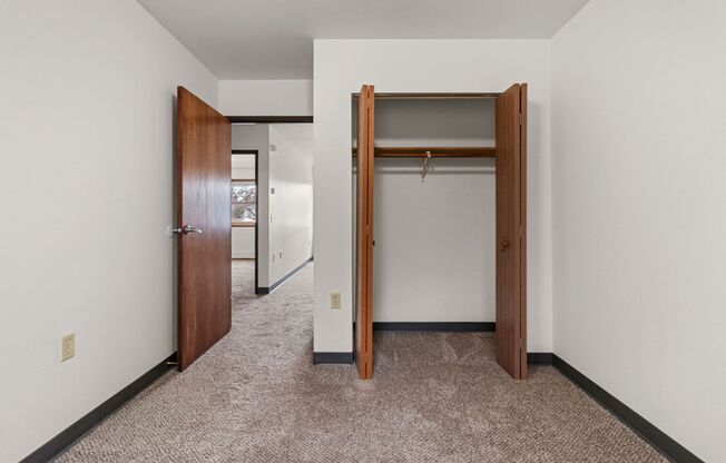 2 beds, 1 bath, 900 sqft, $1,045, Unit 2950