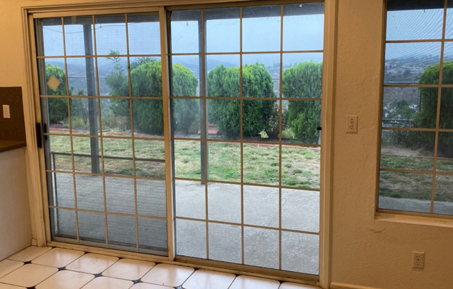 4 beds, 2.5 baths, $4,950