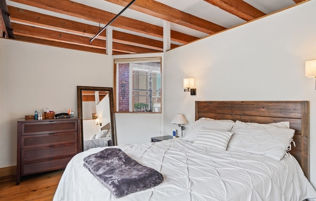 1 bed, 1 bath, 890 sqft, $4,200, Unit 501