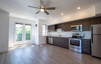 Updated Studio in the Heart of SE Portland!